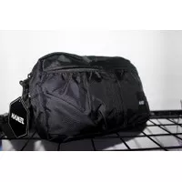 TRENZ BLACK WAISTBAG