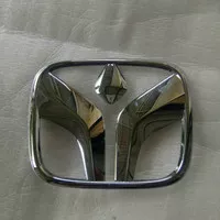 Emblem logo Honda Brio belakang