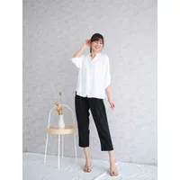Diane 3/4 sleeves basic black white top | Blouse v neck hitam putih - Hitam