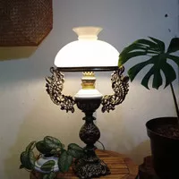 Lampu meja antik klasik Jawa Betawi