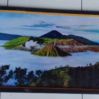 lukisan cetak pemandangan gunung Bromo plus Bingkai