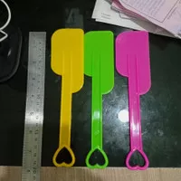 spatula plastik kecil