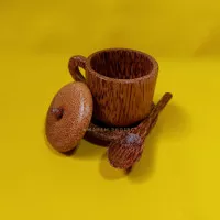 Cangkir kopi set kayu kelapa atau glugu
