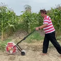 mesin tanam jagung