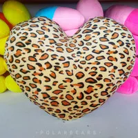 Bantal boneka bentuk hati atau love murah motif hewan zebra, leopard,