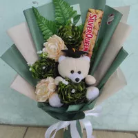 Buket bunga +boneka teddy wisuda +coklat silverqueen