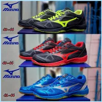 sepatu badminton mizuno