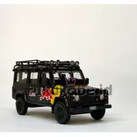 Diecast Land Rover Defender Redbull mobil no.110 Skala 1:64