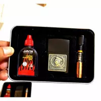 Korek Api model Zippo Set + Minyak + Pipa Rokok Motif Embos Timbul