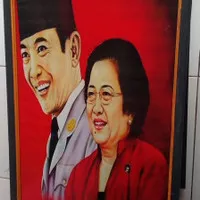 lukisan cetak digital Megawati Soekarno plus bingkai ukuran 6545