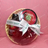 The Body Shop strawberry gift paket seserahan kado murah best seller
