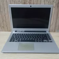 Laptop Acer aspire v5-471g i5-3317u 4gb GeForce Gt620m 2gb