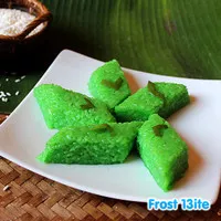 Jajanan Pasar Kue Basah Wajik Ketan Pandan Hijau