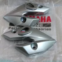 Kupingan Lampu set Vixion Asli Yamaha Genuine Parts.