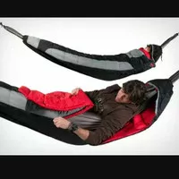 Sleeping bag hammock atau hammock sleeping bag