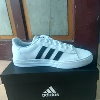 Sepatu Adidas Skateboarding Daily 2.0 Pria Putih Original New DB0160