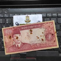 Uang Kertas Kuno Indonesia 100 Soekarno Tahun 1960