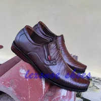 Sepatu Formal pria/ sepatu pantofel kickers kulit asli FK-605
