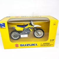 Diecast Motor Cross Trail Suzuki RM Z450 Newray 18