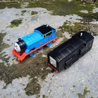Thomas and Friends Trackmaster Revolution Mattel (No Engine)