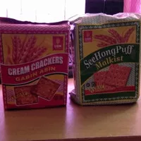 See Hong Puff Malkist / Cream Crackers Gabin Asin / Roti Kebeng