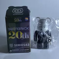 Bearbrick 100% Medicom Be@rbrick Series 43 Horror - Alfred Hitchcock