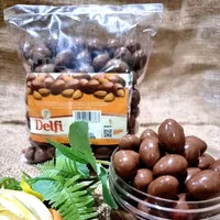 coklat kiloan delfi isi almond / mede / mete / mente 500gr