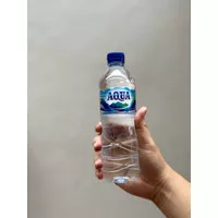 Aqua 600 ml 1 dus isi 24 botol dalam 1 dus