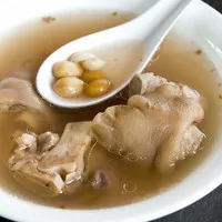 Uncle Lau Kitchen-Soup Kacang Herbal Buntut Babi Ceker Ayam 1/2 porsi