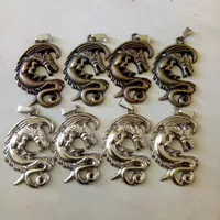 liontin bandul kalung naga