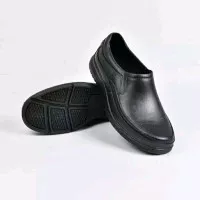 SEPATU KARET SLIP ON ATT AB 520-SEPATU PRIA ALL BLACK