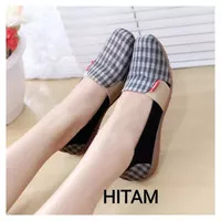 SEPATU WANITA HITAM BLACK FASHION KOREA LOAFERS FLAT SHOES ZR11 KEKINIAN KASUAL MODIS ELEGAN TRENDY SEPATU KERJA KANTOR KULIAH HANGOUT CASUAL MINIMALIS KOREAN STYLE FLATSHOES LOAFER EXECUTIVE TEPLEK DATAR EMPUK RINGAN NYAMAN SIMPLE MEWAH MURAH TERMURAH