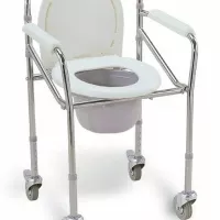 Kursi BAB / Commode Chair pakai Roda merk Sella KY696