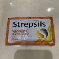 Permen strepsils orange flavour vitamin c biru isi 8 butir