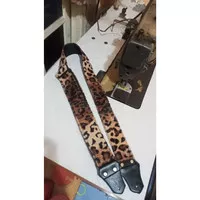 POPULER Eightball leopard strap guitar ( covin handle) / tali gitar