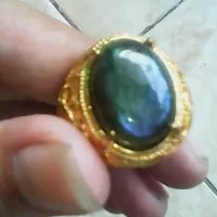 cincin batu labrador pelangi biru tembus antik motif berkilau