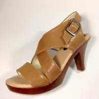 sepatu sandal cantik /high heels kayu