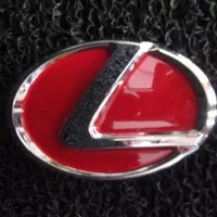 Emblem Logo Merah Lexus No. 72
