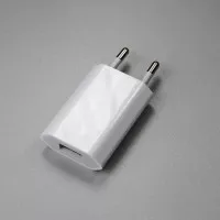 Travel Charger untuk iPhone 3GS / 4 / 4S / 5 / 5S