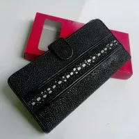 DOMPET WANITA KULIT PARI DURI LIPAT 2 WARNA HITAM PLUS KANCING