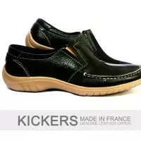 Sepatu Slop Kulit Pria Kickers Hitam