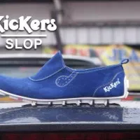 Sepatu Slop Kickers Pria Navy