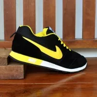 Sepatu sport Nike Waffle Trainer hitam kuning/ Casual Cowok cewek