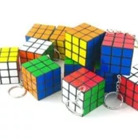 Gantungan kunci Rubik 3 x 3