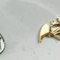 Emblem Mobil Superman vs Batman - Gold/Emas