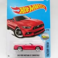 Hotwheels 2015 Ford Mustang GT Convertible - merah