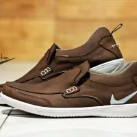 sepatu pria nike boston slip on buck brown size 39-43