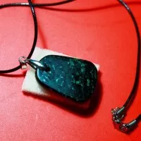 Liontin giok Black Jade loreng