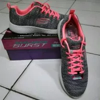 sepatu skechers wanita