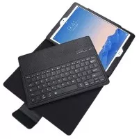 New iPad 9.7 2018 6th gen Flip Cover + Bluetooth Keyboard